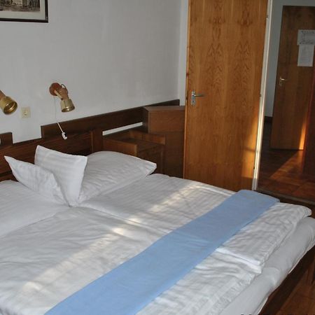 Harmónia Apartmanház Balatonlelle Phòng bức ảnh