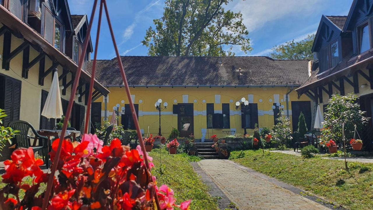 Harmónia Apartmanház Balatonlelle Ngoại thất bức ảnh