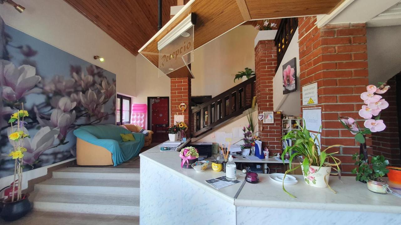 Harmónia Apartmanház Balatonlelle Ngoại thất bức ảnh