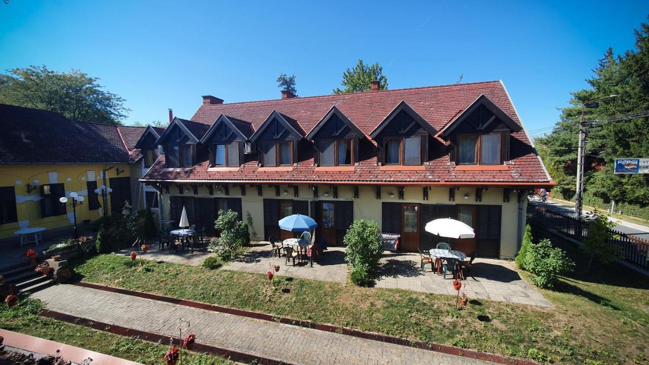 Harmónia Apartmanház Balatonlelle Ngoại thất bức ảnh
